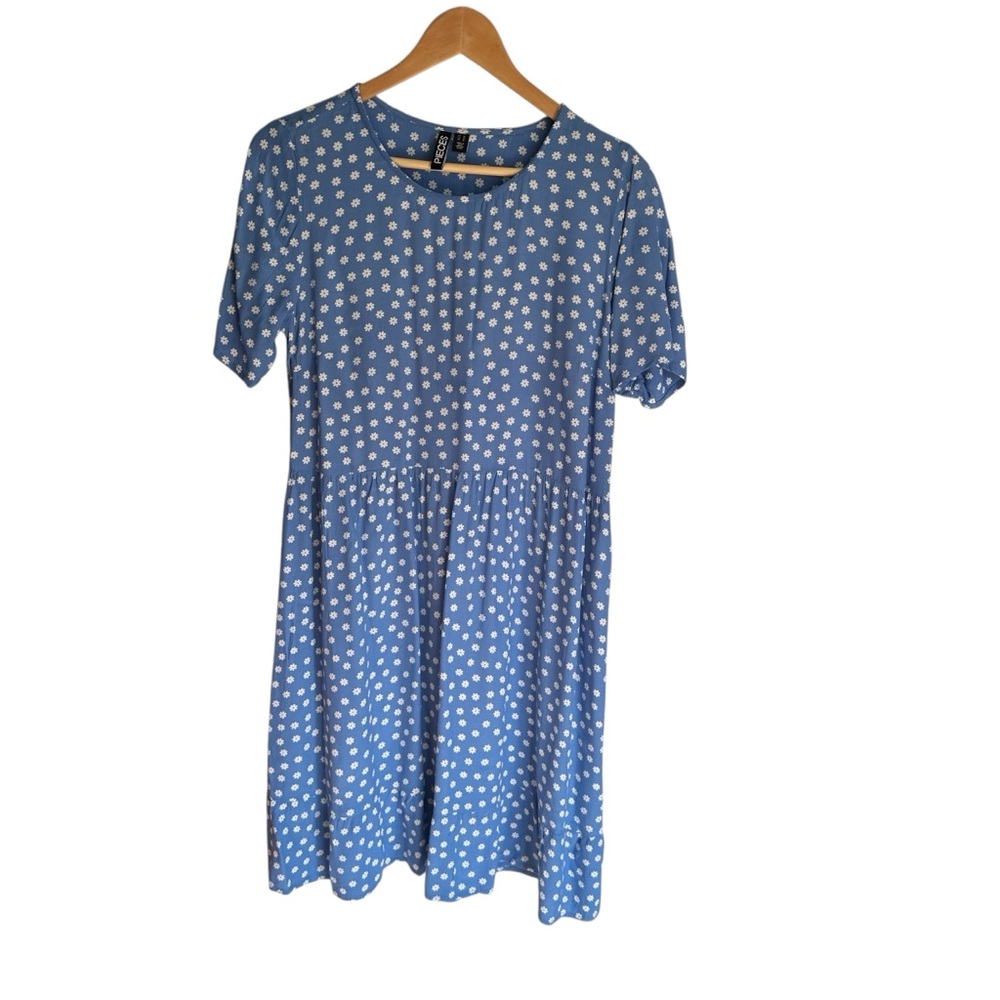 Pieces Blue Daisy Print Midi Dress – Size Medium 💙